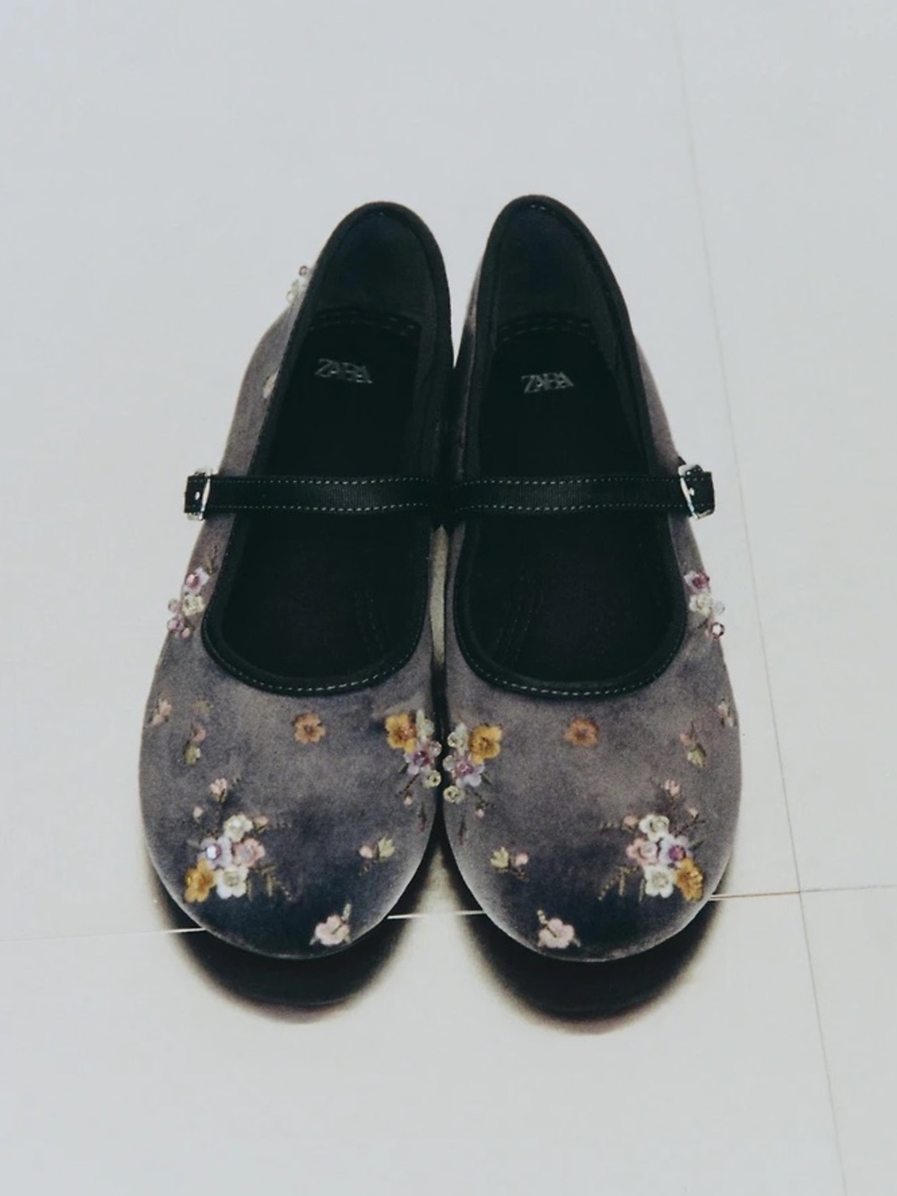 NWT Zara Kids Girls Velvet FLORAL EMBROIDERED BALLET FLATS Shoes Size 4 - Picture 4 of 14